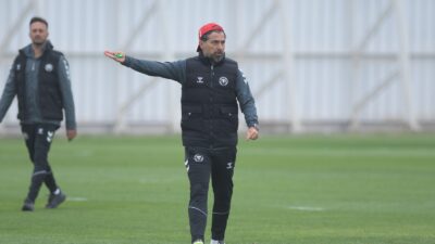Trendyol Süper Lig’in 10. haftasında kendi sahasında kritik bir mücadeleye