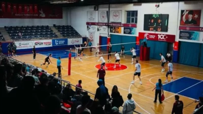Türkiye Voleybol Federasyonu Erkekler 1. Ligi’nde şampiyonluk mücadelesi veren ve